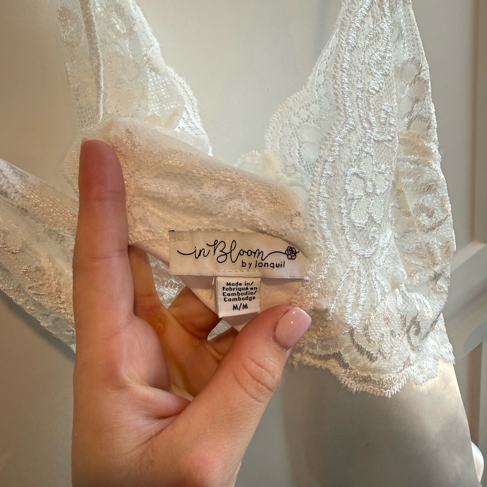 Elegant Satin Lace Slip - white - Picture 6 of 9